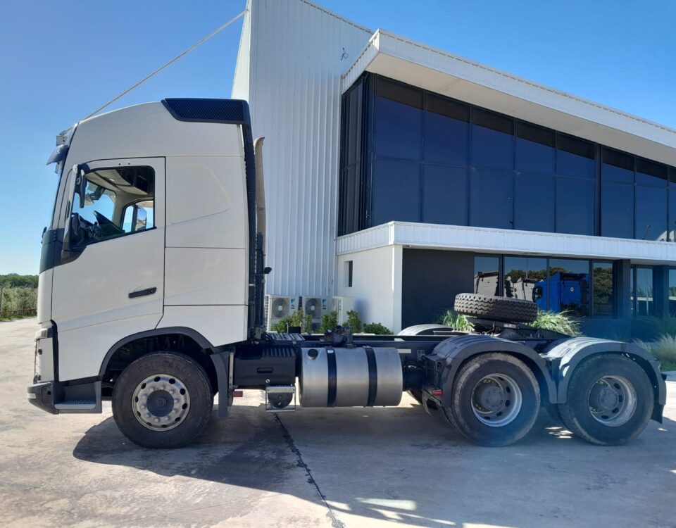 Camión Volvo FH 420 Globetrotter 6x4T 2018 - El Grillo - Usados